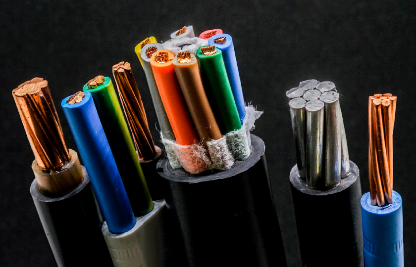 fios elétricos de cobre coloridos